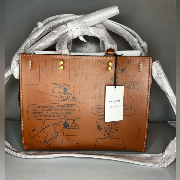 Coach X Peanuts Rogue Bag With Newspaper Print - Picture 5 of 16